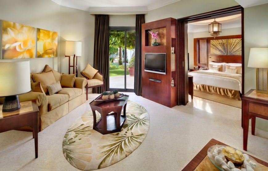 Hilton Luxor Resort & Spa